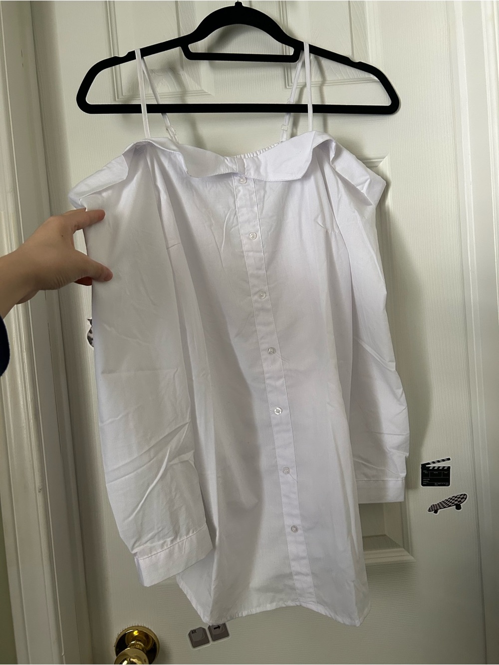 5/$10‼️ White Off-Shoulder Button-Down Blouse